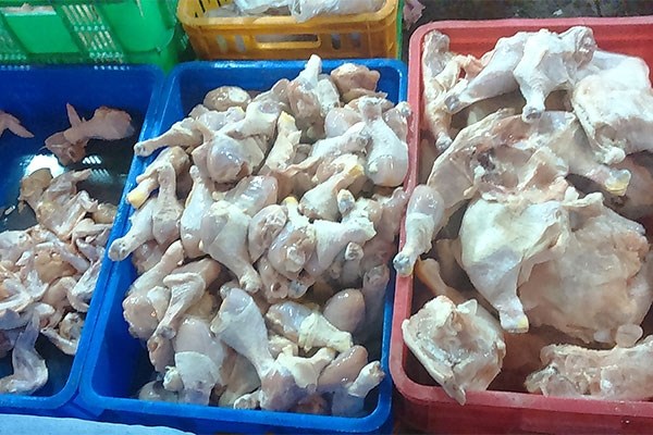 20.000 đồng/kg thịt gà nhập khẩu chưa ảnh hưởng chăn nuôi?