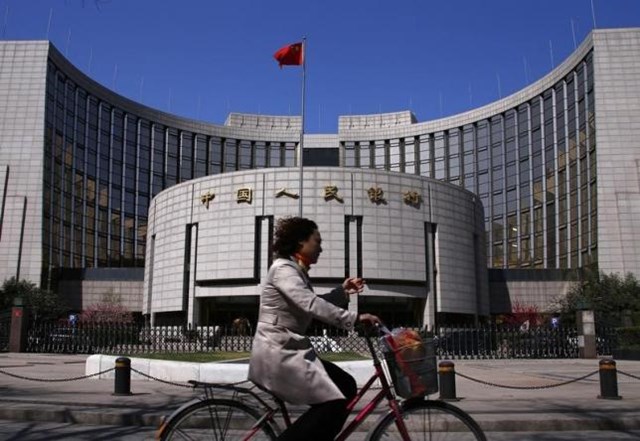 Trung Quốc hạ tiếp lãi suất để cứu nền kinh tế