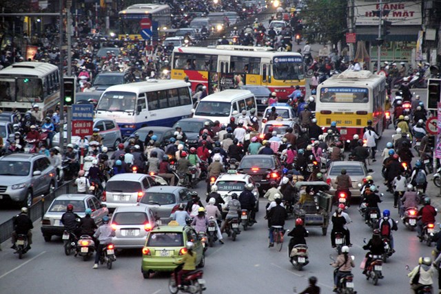 Giao thông Việt Nam: Vì sao tốn vốn “khủng” mà vẫn lạc hậu?