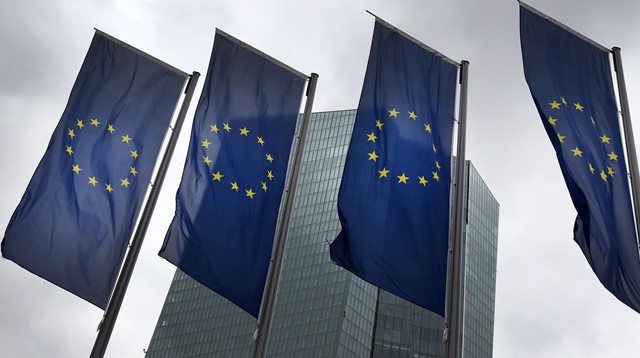 ECB ném phao cứu sinh mới cho Hy Lạp