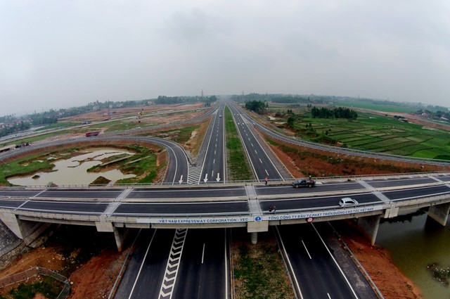 Đường cao tốc Nội Bài - Lào Cai đóng các điểm mở trái phép