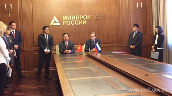 Chính phủ CHXHCN Việt Nam và Chính phủ Liên bang Nga ký Nghị định thư