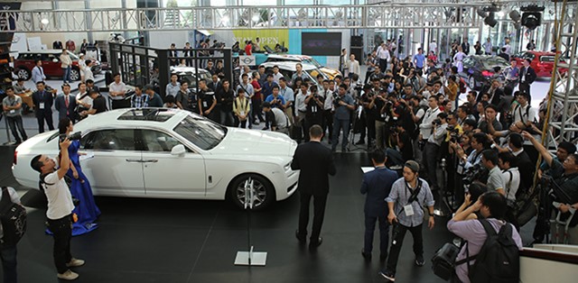 126 xe tới tay khách hàng sau bốn ngày sự kiện BMW World Vietnam 2016 
