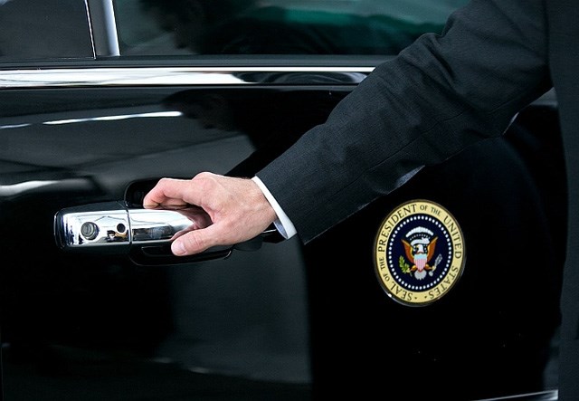 10 điều thú vị về chiếc limousine bọc thép của Tổng thống Mỹ