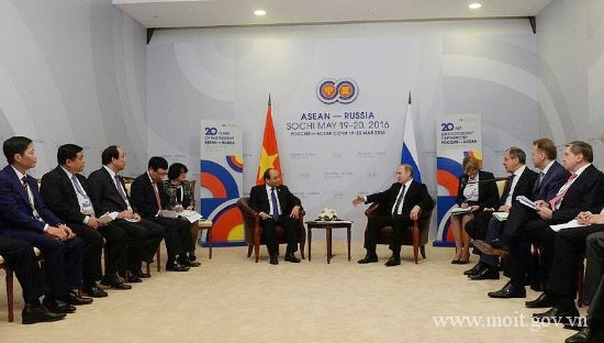 Bộ trưởng BCT tham dự Hội nghị cấp cao kỷ niệm 20 năm quan hệ đối thoại ASEAN - Nga