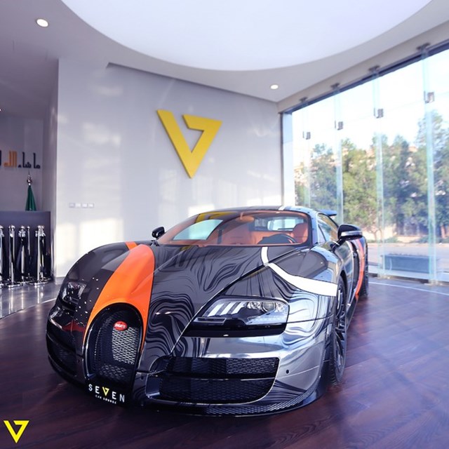Bugatti Veyron Super Sport màu sơn độc được rao bán