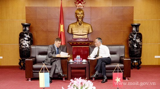 Thứ trưởng Trần Quốc Khánh tiếp Đại sứ đặc mệnh toàn quyền Ukraine tại Việt Nam