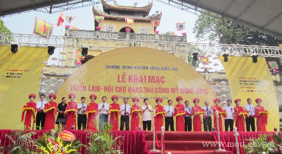 Khai mạc Triển lãm – Hội chợ hàng thủ công mỹ nghệ năm 2016