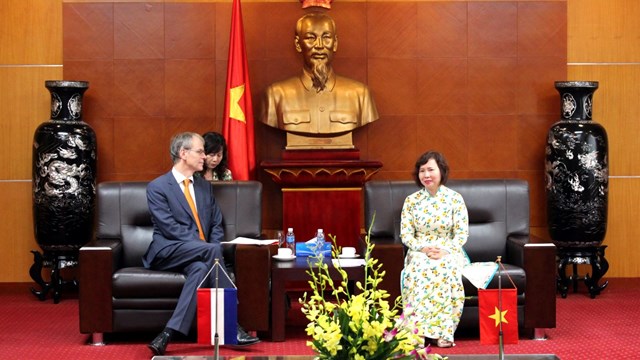 Thứ trưởng Hồ Thị Kim Thoa tiếp Thứ trưởng Ngoại giao Hà Lan