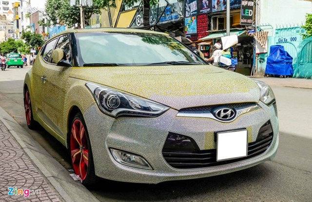 Hyundai Veloster đính hàng nghìn viên pha lê ở Sài Gòn
