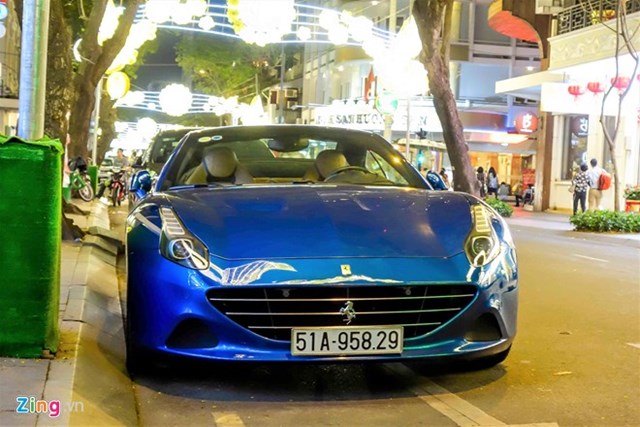 Siêu xe Ferrari California T thứ hai xuất hiện ở Sài Gòn