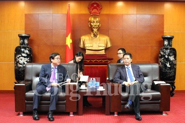 Bộ trưởng Bộ Công Thương tiếp xã giao Tổng giám đốc Doosan Vina