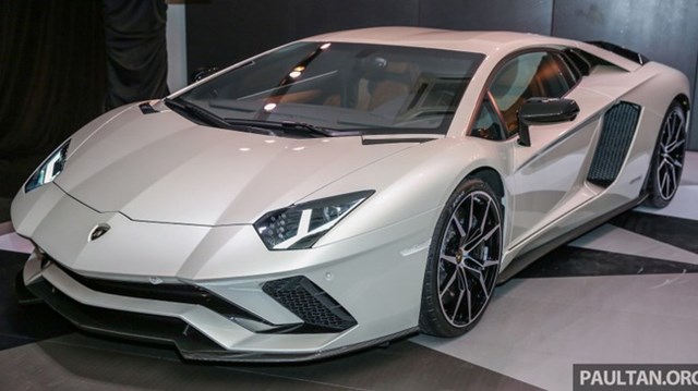 Cận cảnh Lamborghini Aventador S giá 9,22 tỷ Đồng chưa thuế tại Đông Nam Á