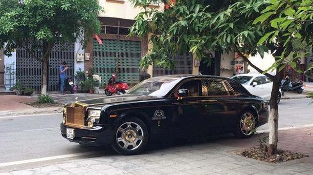 Quảng Ninh: Giật mình với Rolls-Royce Phantom làm xe taxi