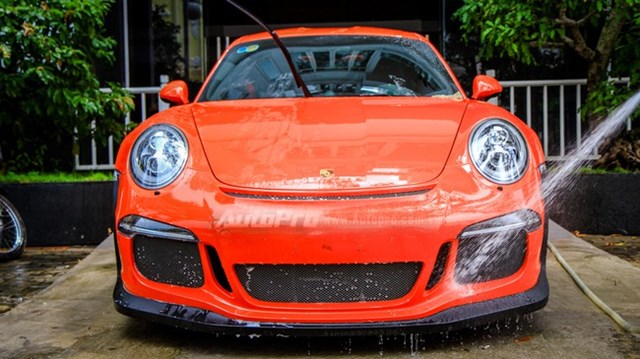 Cận cảnh siêu xe Porsche 911 GT3 RS mà Cường “Đô-la” mới tậu