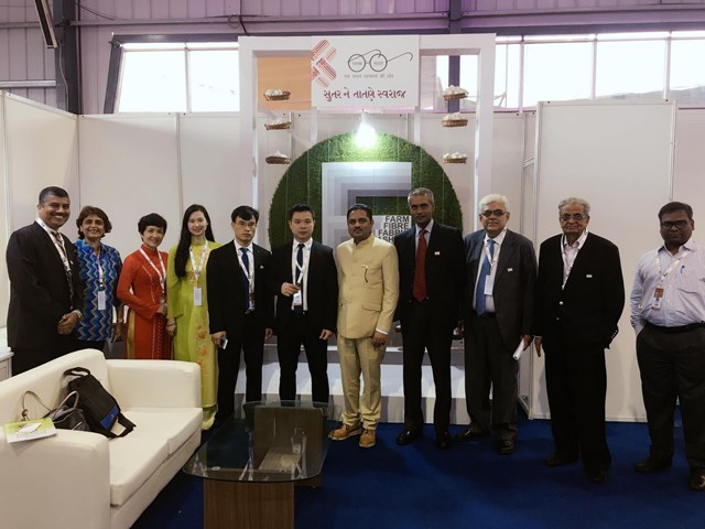 Đoàn Bộ Công Thương làm việc và tham dự Hội chợ Dệt may Quốc tế Textiles India 2017