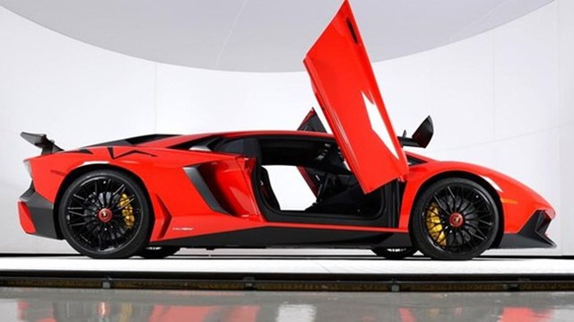 Vẻ đẹp siêu xe hàng hiếm Lamborghini Aventador SV đỏ rực rao bán 12,7 tỷ Đồng