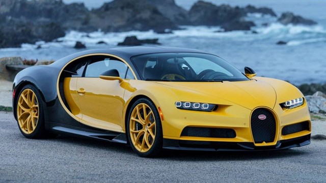 Siêu xe Bugatti Chiron đến Mỹ với giá 3 triệu USD và cản va sau “không giống ai“