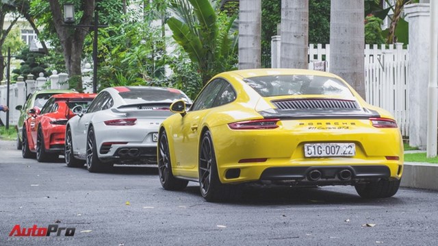 Cường Đô la cùng dàn Porsche sắc màu tụ tập tại Sài Gòn
