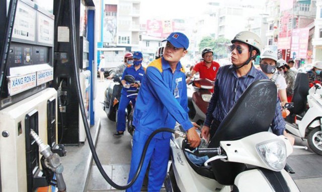 Giá xăng dầu dịp Tết Nguyên đán vừa được điều chỉnh tăng giảm ra sao?