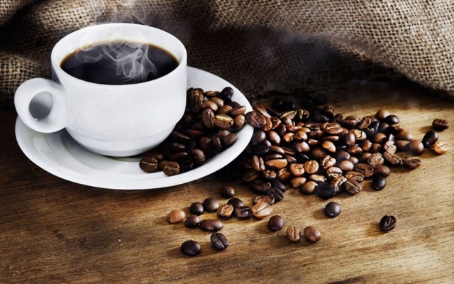 Triển vọng cung - cầu bất lợi khiến giá cà phê quay đầu lao dốc