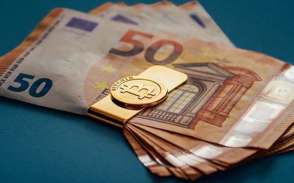 Đức bán đấu giá số bitcoin bị tịch thu với giá chiết khấu, người dân chen nhau mua để kiếm lời