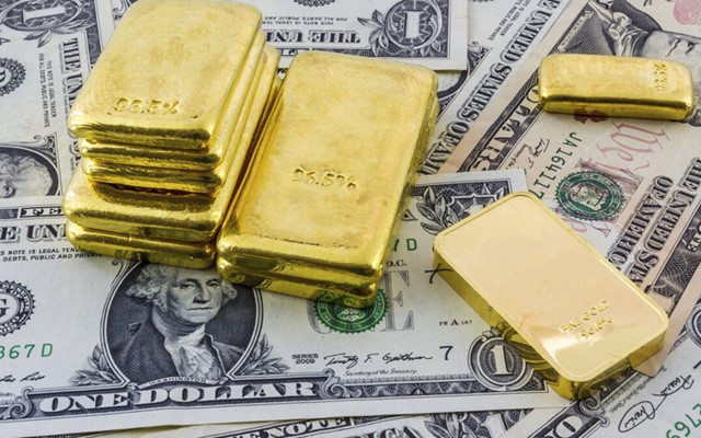 Giá vàng hay đồng USD sẽ lập đỉnh mới trong năm 2022?