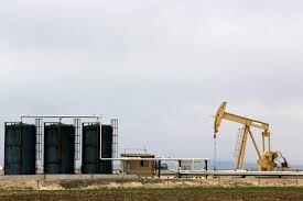 Tin MXV sáng 05/5: Giá dầu thô tăng vọt hơn 5%, vượt mốc 110 USD