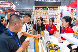 Hàng trăm doanh nghiệp trong và ngoài nước tham gia Triển lãm về thực phẩm và đồ uống tại Hà Nội