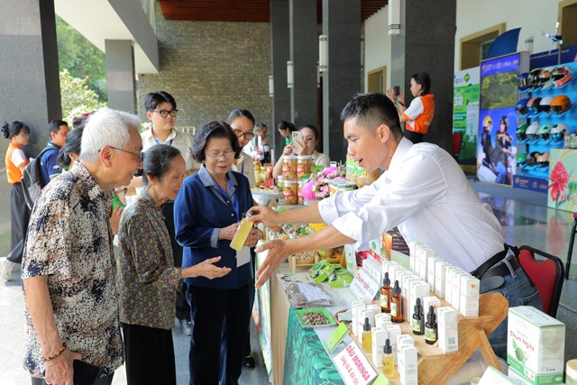 Từ niềm tin người tiêu dùng đến bài toán chiếm lĩnh thị trường của hàng Việt