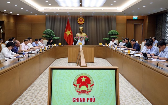 Phó Thủ tướng Thường trực chủ trì cuộc họp với Bộ Công Thương về hoàn thiện dự thảo NĐ trong kinh doanh xăng dầu