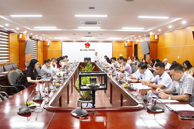 Điều hành thị trường nửa cuối năm: Kiểm soát lạm phát và thúc đẩy tiêu dùng