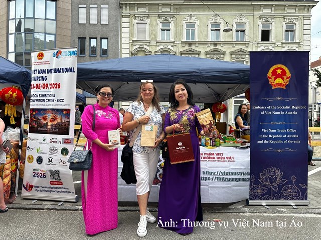 Thương vụ quảng bá hàng Việt Nam tại thành phố Linz, bang Thượng Áo