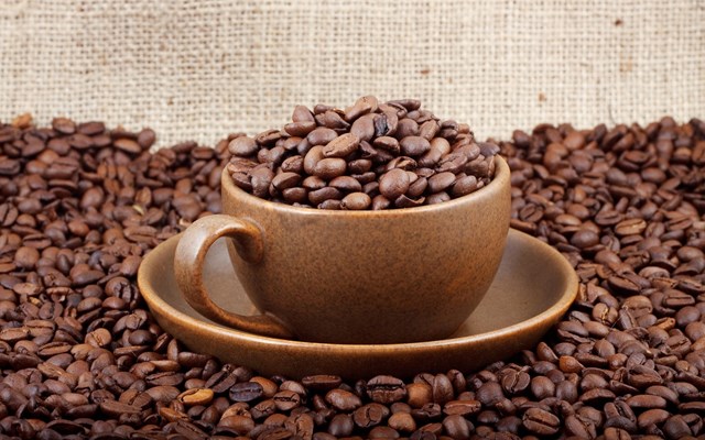 TT cà phê tuần 13 (29/3 – 02/4): Giá hai sàn giao dịch sụt giảm do điều chỉnh thanh lý vị thế đầu cơ