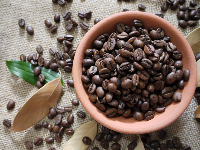 Giá cà phê hôm nay 28/5: Arabica giảm trở lại sau khi chạm mức cao 4,5 năm