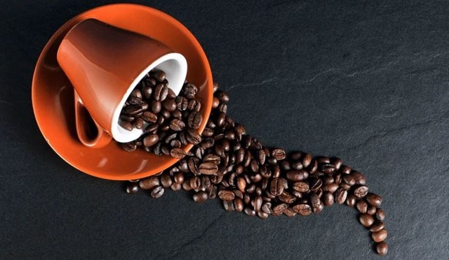 Thị trường cà phê hôm nay 16/11: Giá nội địa mất mốc 40.000 đồng/kg