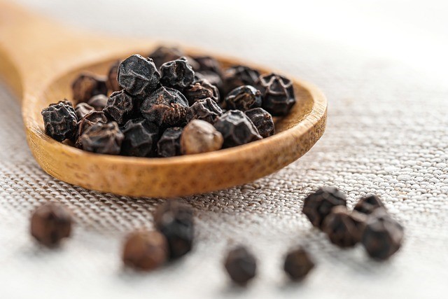 Giá tiêu hôm nay 16/1: Đồng loạt giảm ở cả thị trường trong nước và xuất khẩu