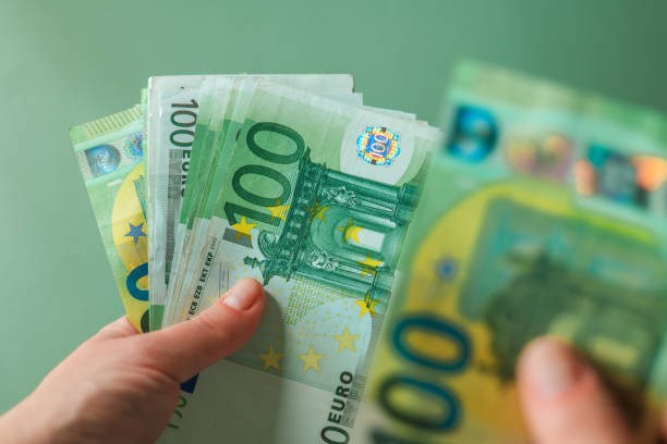 Tỷ giá euro ngày 25/5: Nhiều nơi tăng hơn 100 đồng ở chiều mua vào