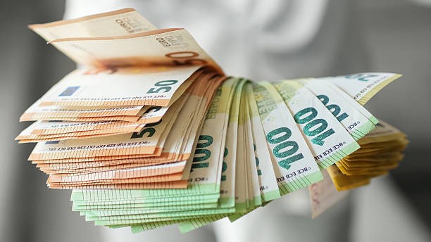 Tỷ giá euro ngày 11/5: Thị trường chợ đen mất giá