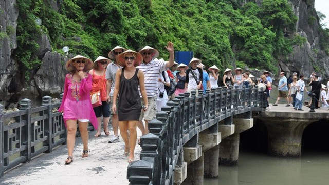 Du lịch Việt Nam: "Muốn có nhiều khách đến thăm nhà thì nhà mình phải dễ đến"
