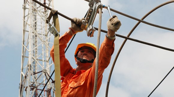Hà Nội bổ sung 44 tỷ đồng hỗ trợ tiền điện cho hộ nghèo