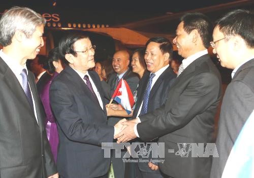 Chủ tịch nước bắt đầu thăm chính thức Cuba