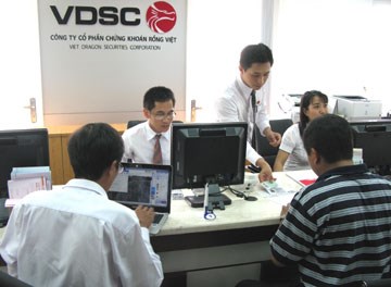 VDSC: Khả năng phá giá tiền đồng từ nay đến cuối 2015 có thể xảy ra