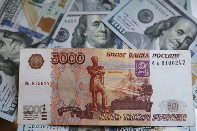 Thủ tướng Nga tuyên bố sẽ bán ngoại tệ để hỗ trợ đồng ruble