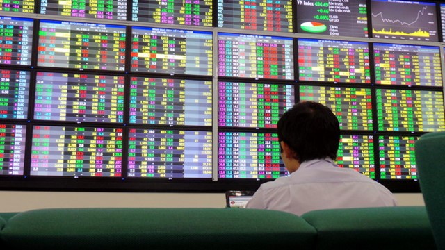 Cổ phiếu ngân hàng kéo VN-Index giảm hơn 5 điểm