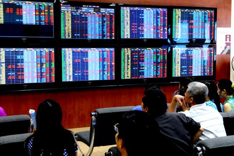 VN-Index giảm 1%, cổ phiếu thuỷ sản đi ngược lại thị trường sau tin TPP