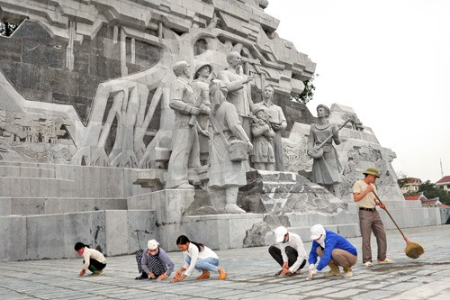 Thủ tướng Chính phủ trả lời về “phong trào” xây quảng trường