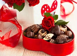 TT hoa tươi và quà tặng ngày Valentine: Sôi động, giá cả ưu đãi và nhiều sự lựa chọn