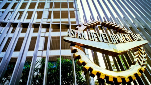 ADB: Chính sách bất ổn sẽ cản trở thương mại toàn cầu