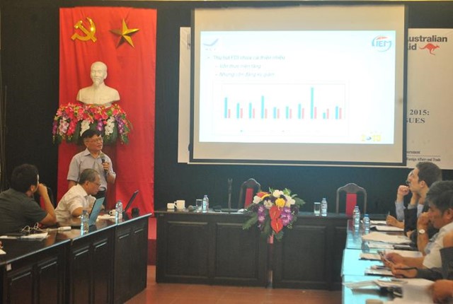 CIEM: Tăng trưởng quý III dự báo 6,42%, lãi suất khó giảm thêm